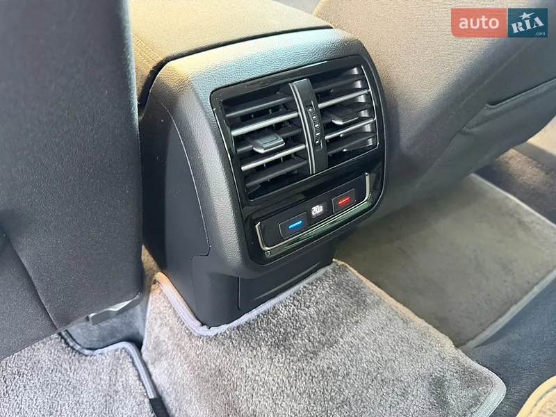 Volkswagen Passat 2017 VIN WVWZZZ3CZJE117175 фото оголошення 25 з 116
