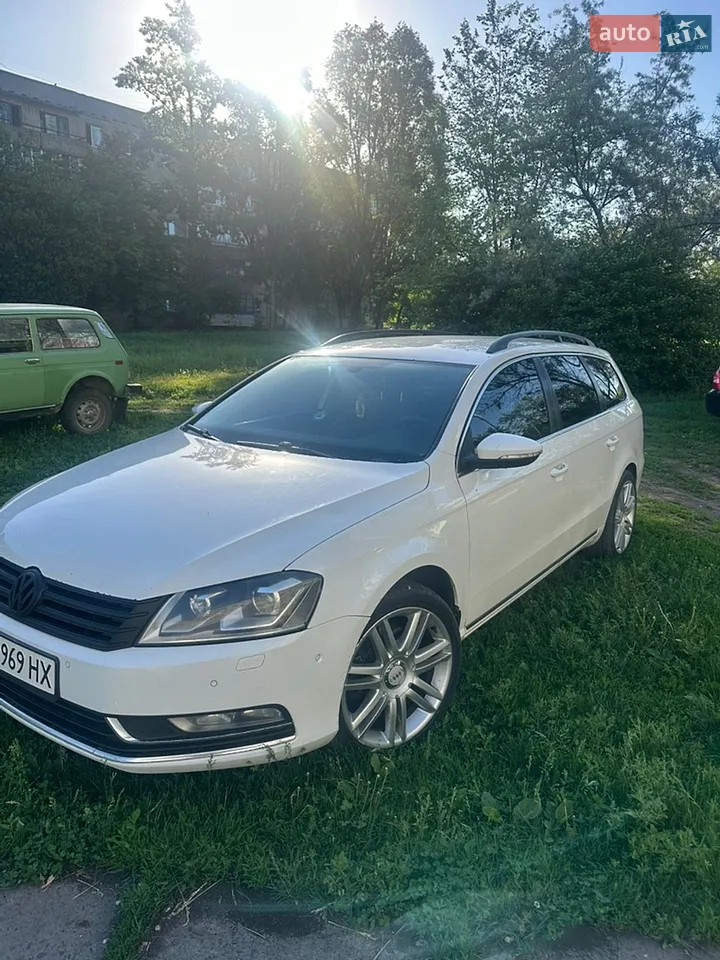2010 Volkswagen Passat - мініатюра 21