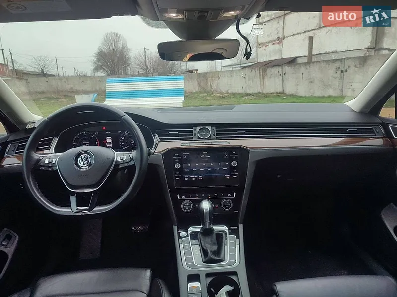 Volkswagen Passat 2017 VIN WVWZZZ3CZJE128951 фото оголошення 4 з 48