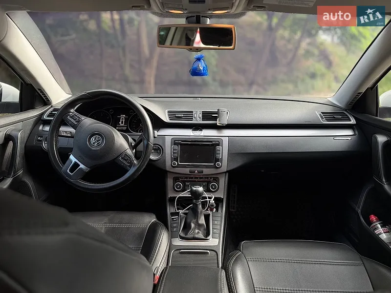 Volkswagen Passat 2011 VIN WVWZZZ3CZCE091986 фото оголошення 4 з 50