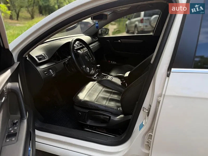 Volkswagen Passat 2011 VIN WVWZZZ3CZCE091986 фото оголошення 6 з 50