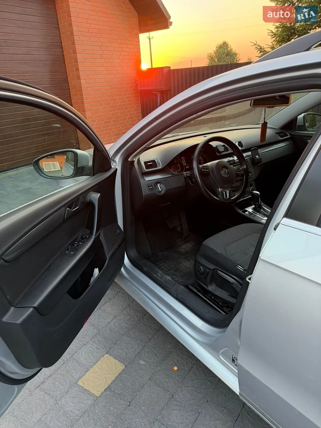 Volkswagen Passat 2012 VIN WVWZZZ3CZDE006607 фото оголошення 4 з 6