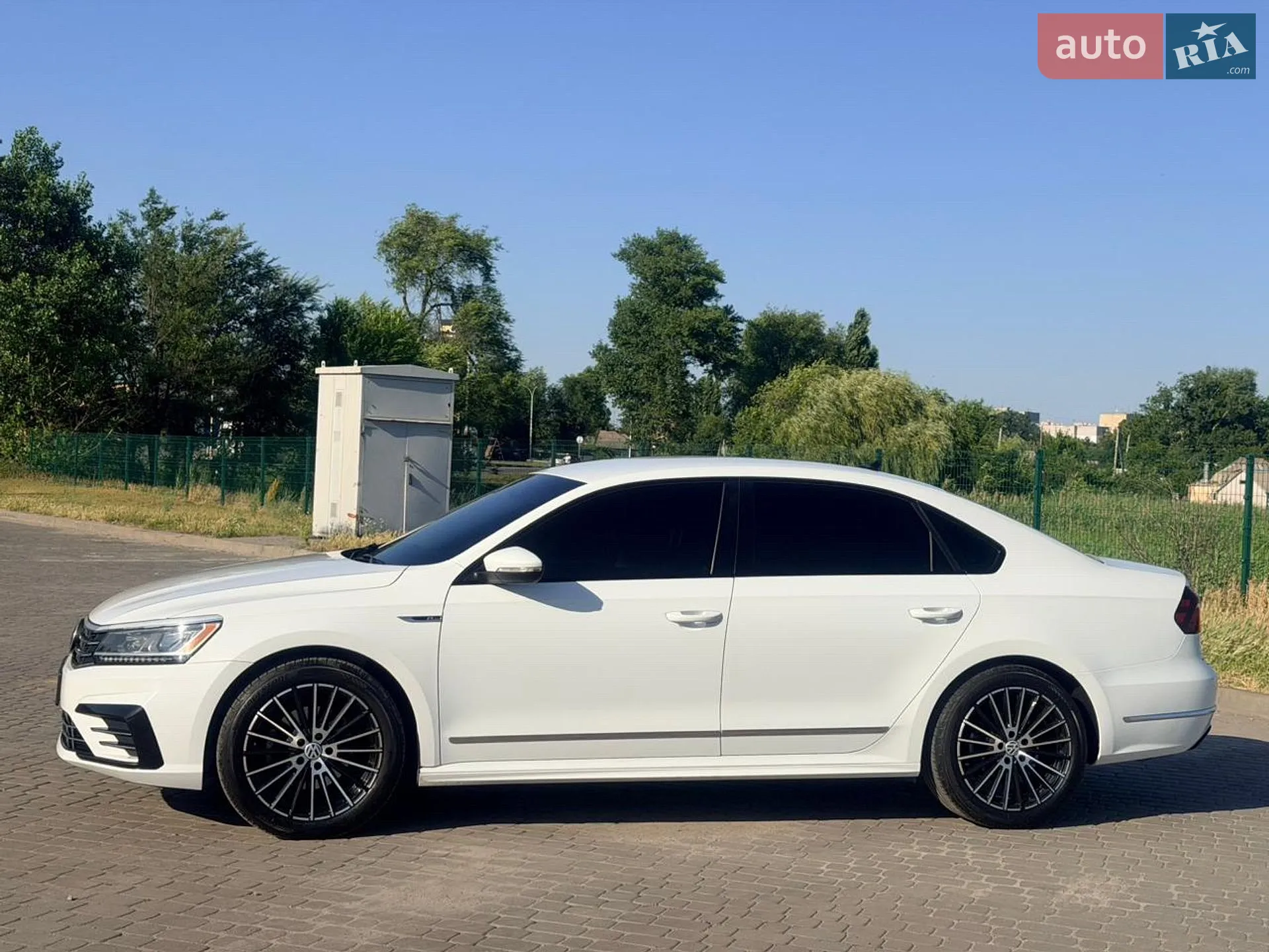 2017 Volkswagen Passat - мініатюра 9