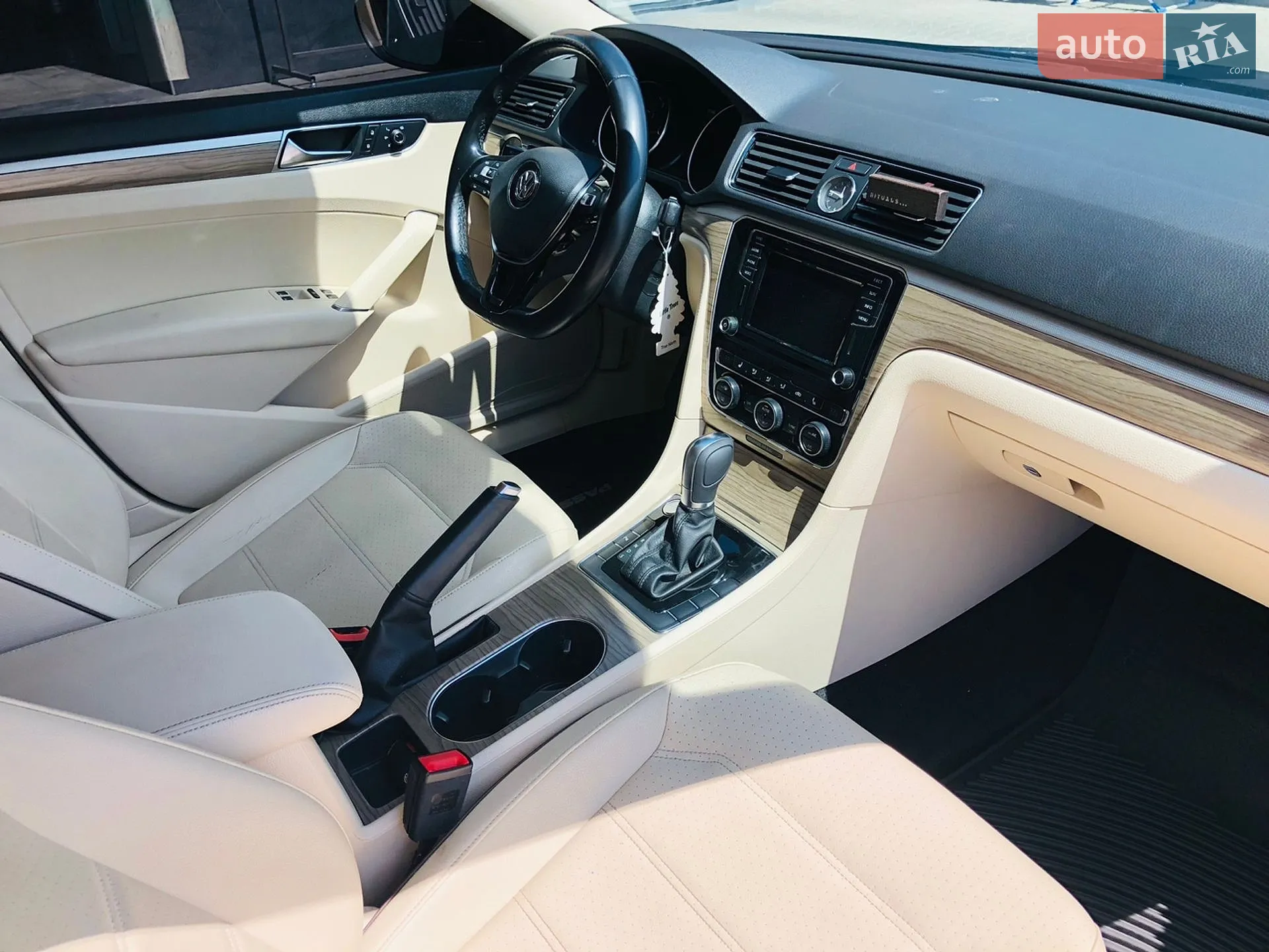2017 Volkswagen Passat - мініатюра 25