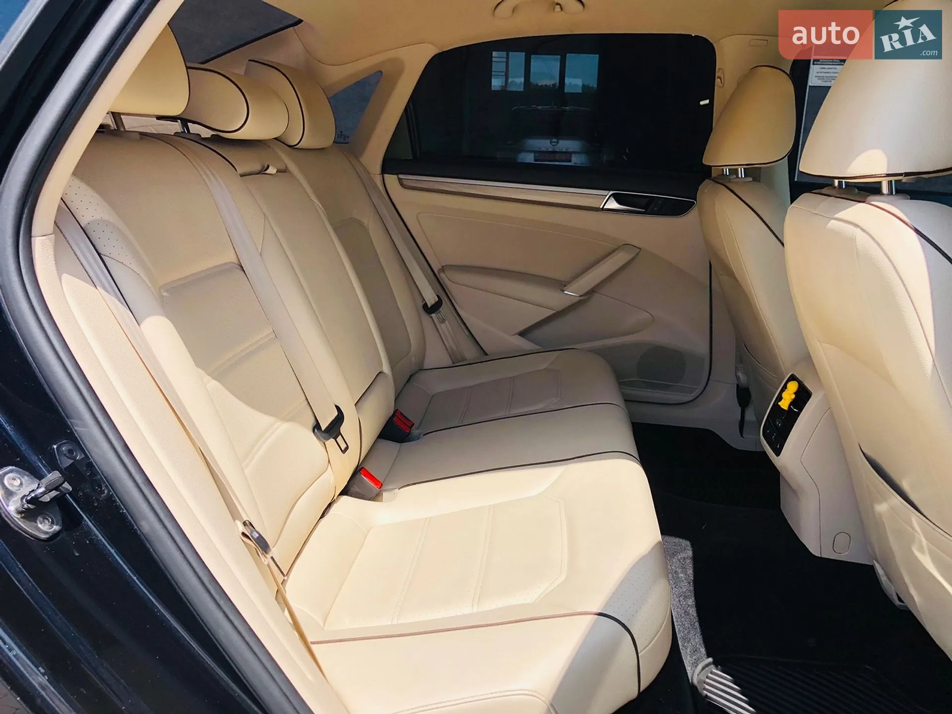 2017 Volkswagen Passat - мініатюра 28