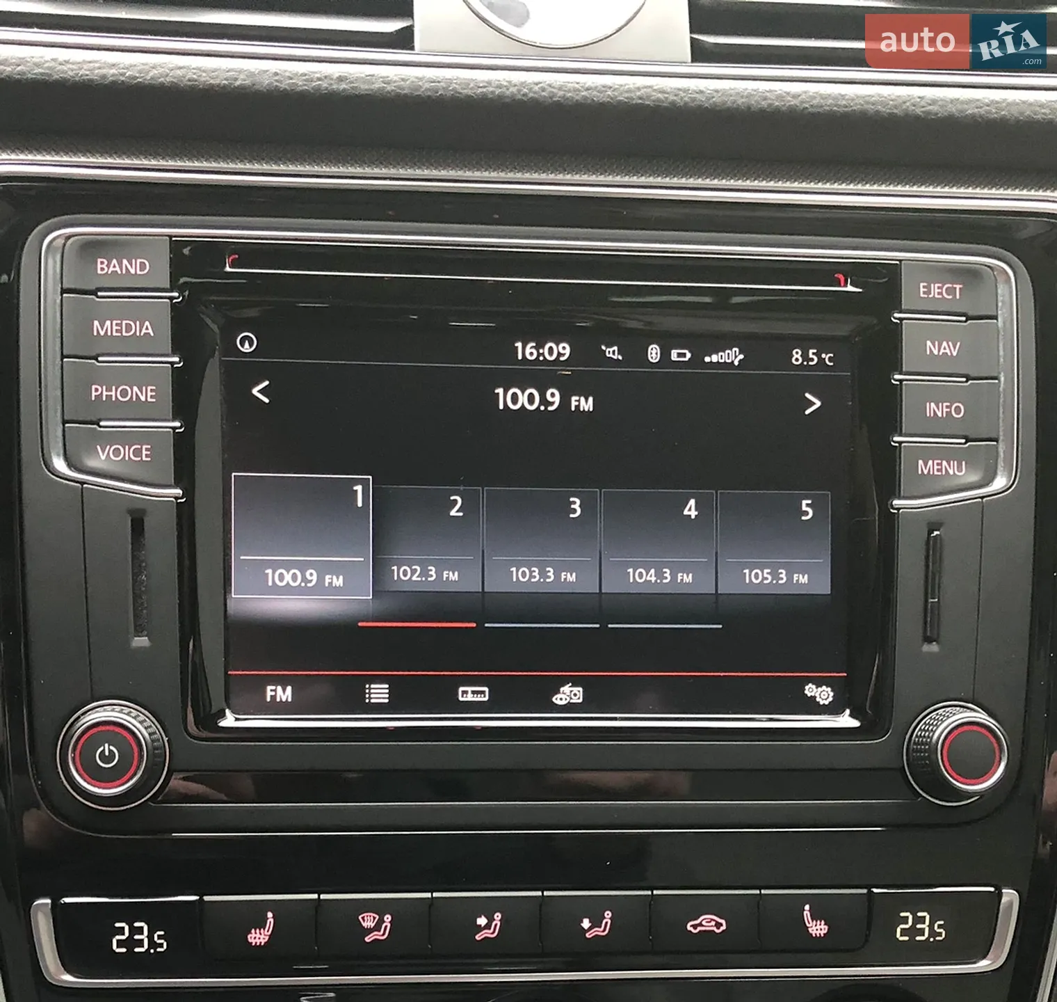 2017 Volkswagen Passat - мініатюра 40