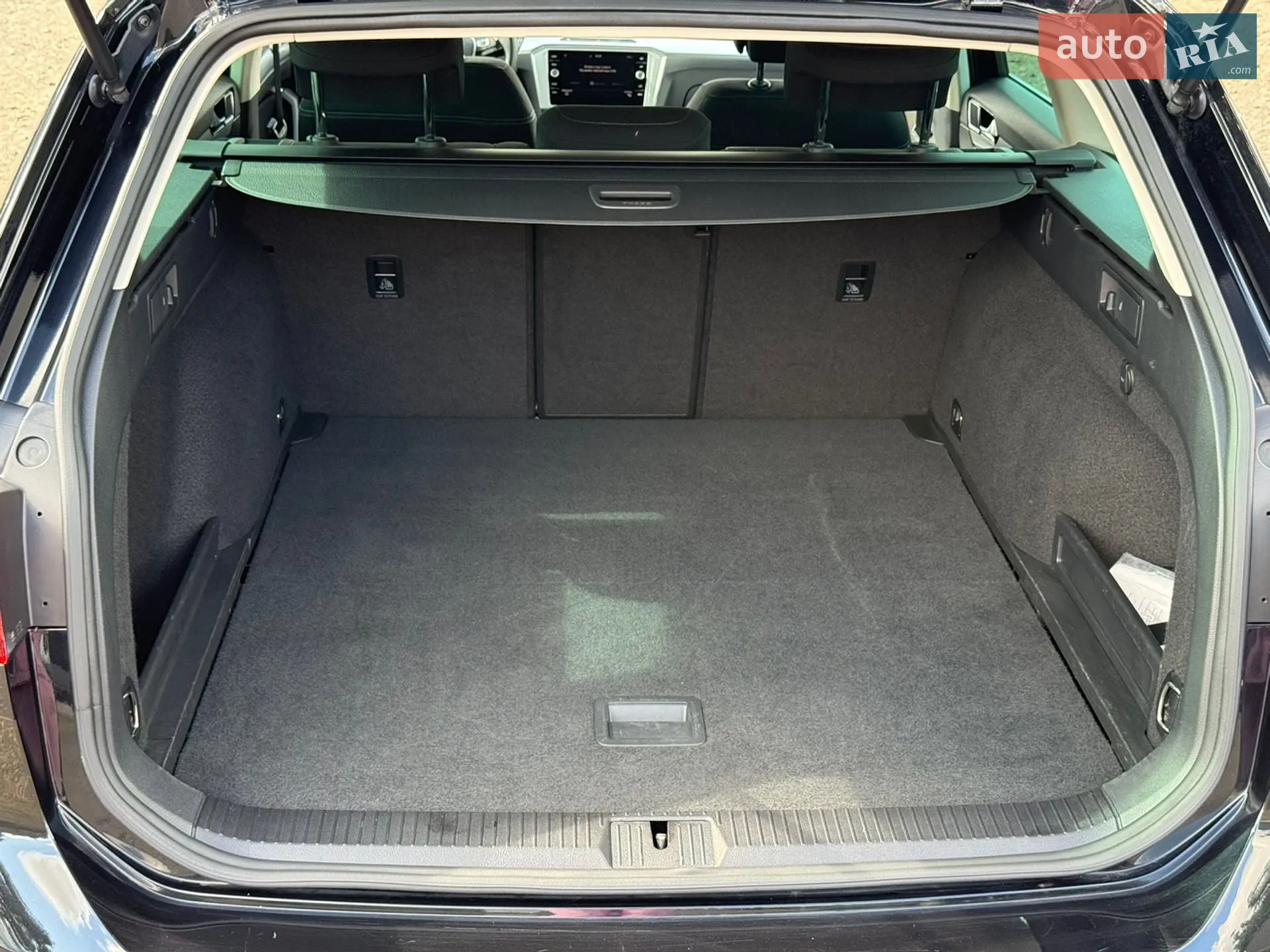 2019 Volkswagen Passat - мініатюра 31