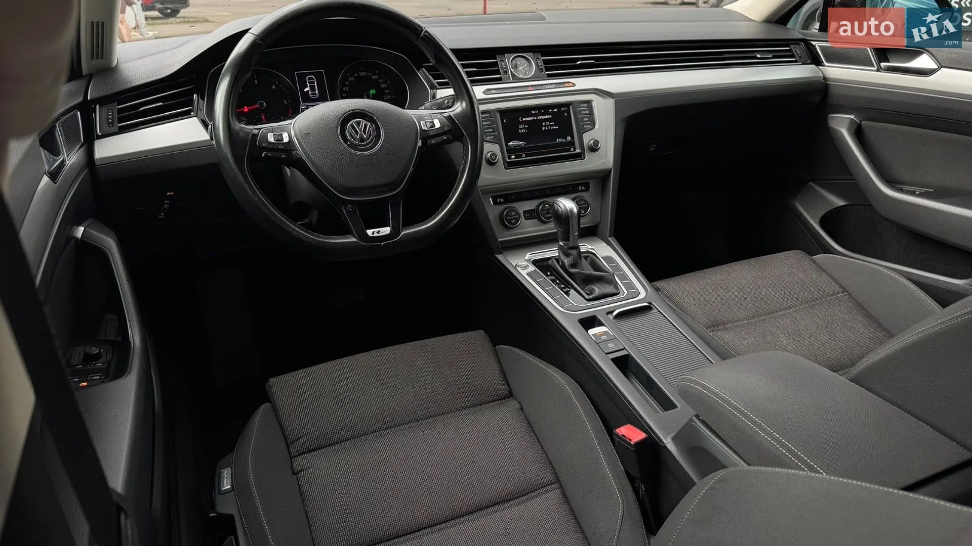 2016 Volkswagen Passat - мініатюра 9