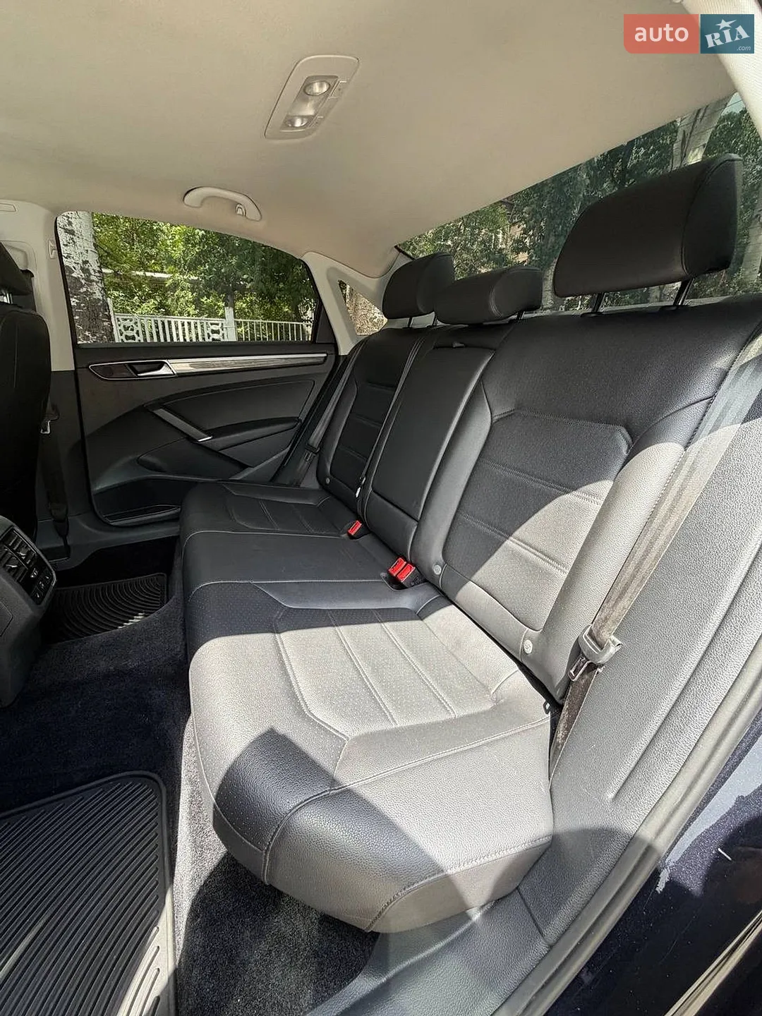 2017 Volkswagen Passat - мініатюра 10