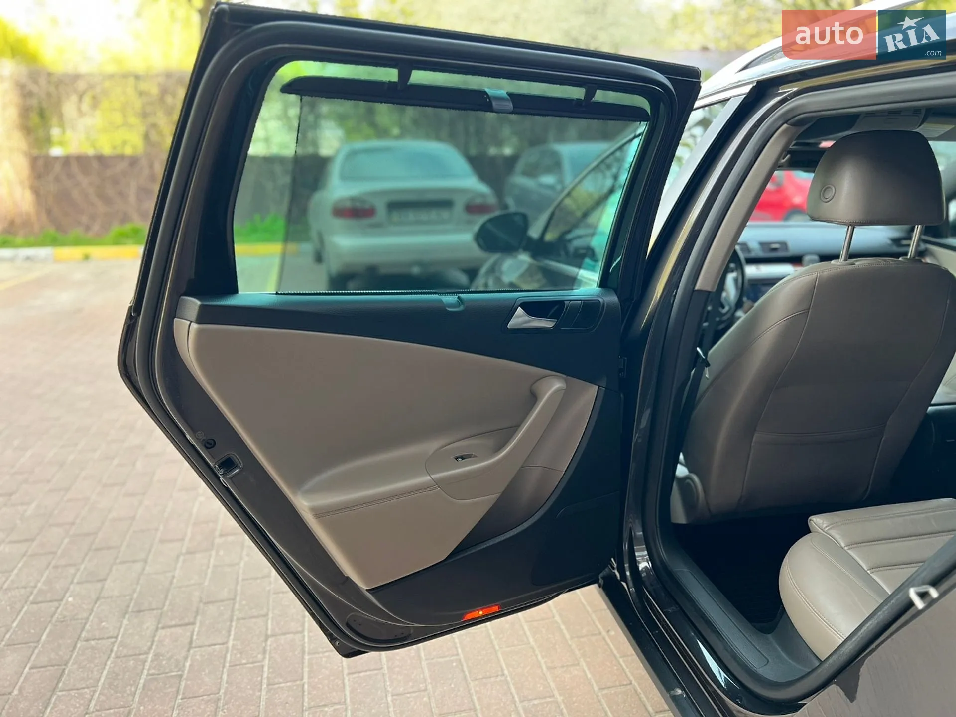 2010 Volkswagen Passat - мініатюра 12