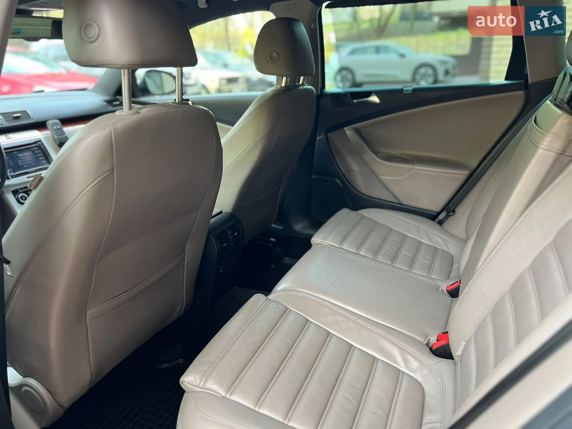 2010 Volkswagen Passat - мініатюра 13