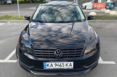 Седан Volkswagen Passat 2012 в Києві