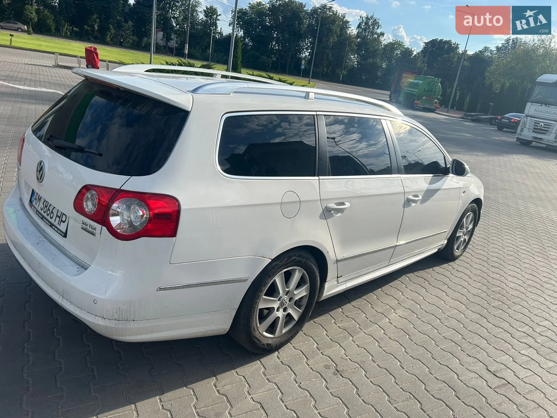 2010 Volkswagen Passat - мініатюра 7