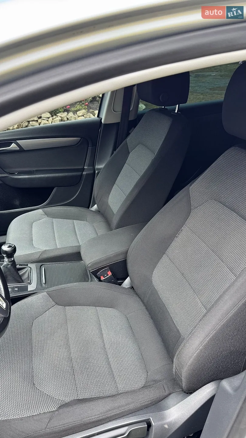 2011 Volkswagen Passat - мініатюра 9