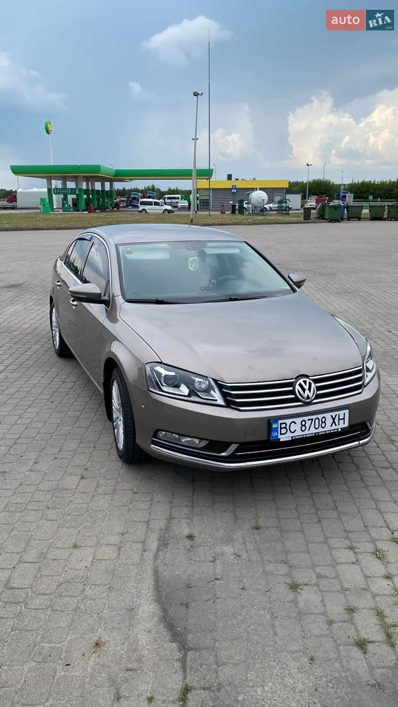 2011 Volkswagen Passat - мініатюра 2
