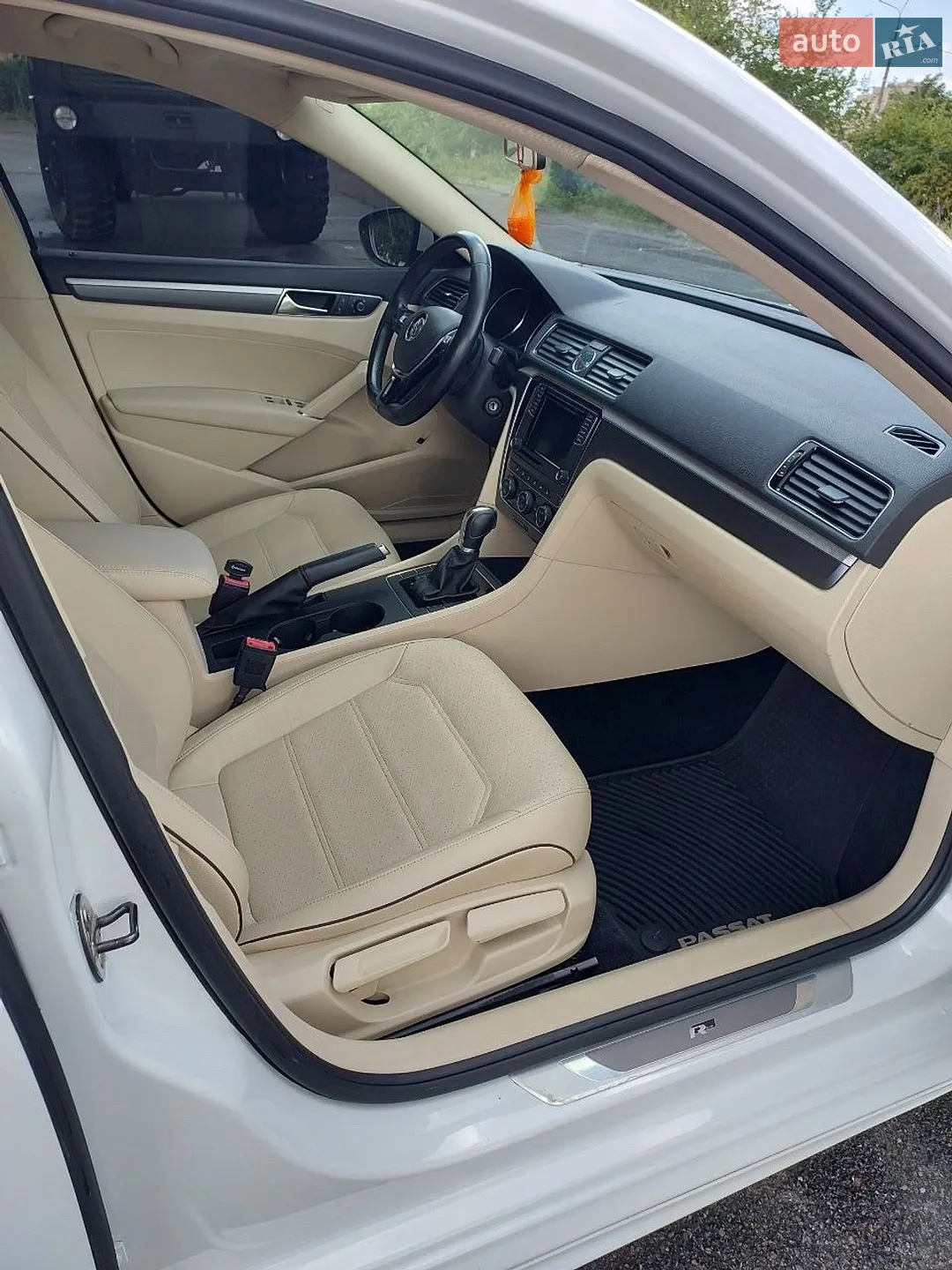 2018 Volkswagen Touareg - мініатюра 14