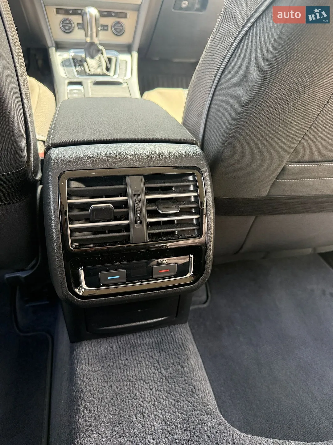 2018 Volkswagen Touareg - мініатюра 14