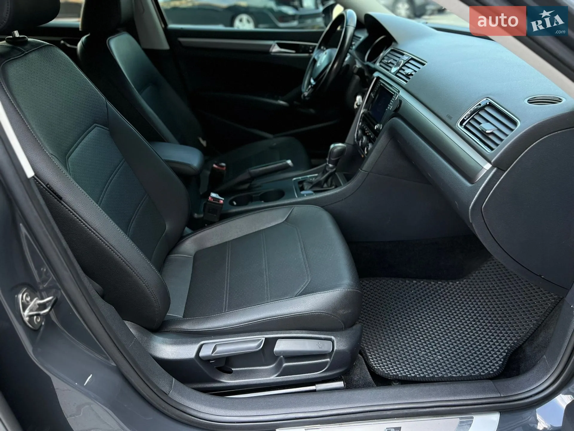 2017 Volkswagen Passat - мініатюра 27