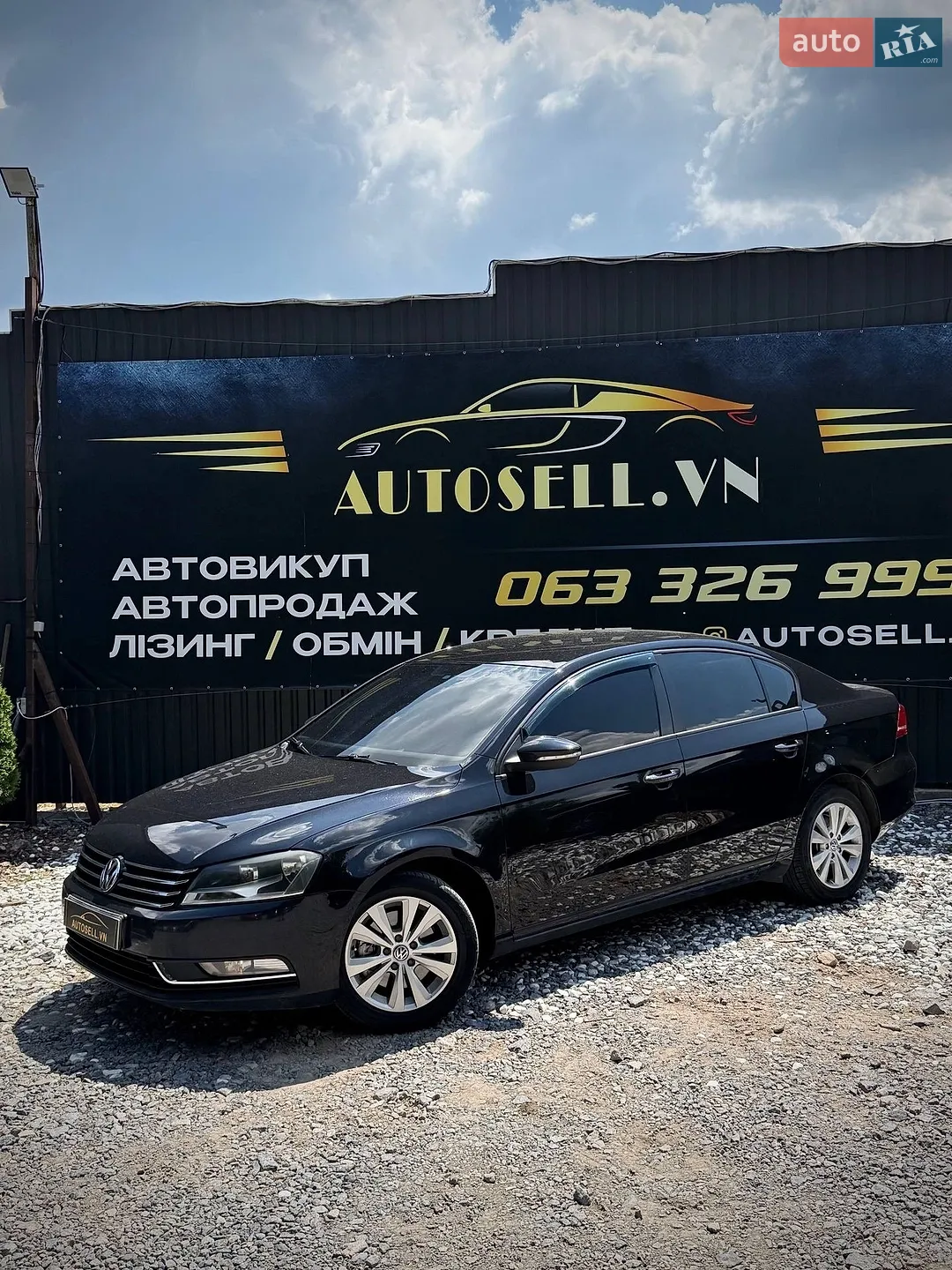 2011 Volkswagen Passat - фото 1