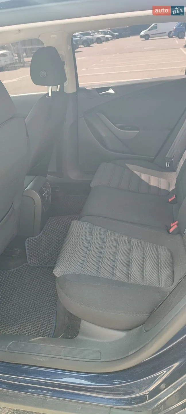 2010 Volkswagen Passat - мініатюра 9