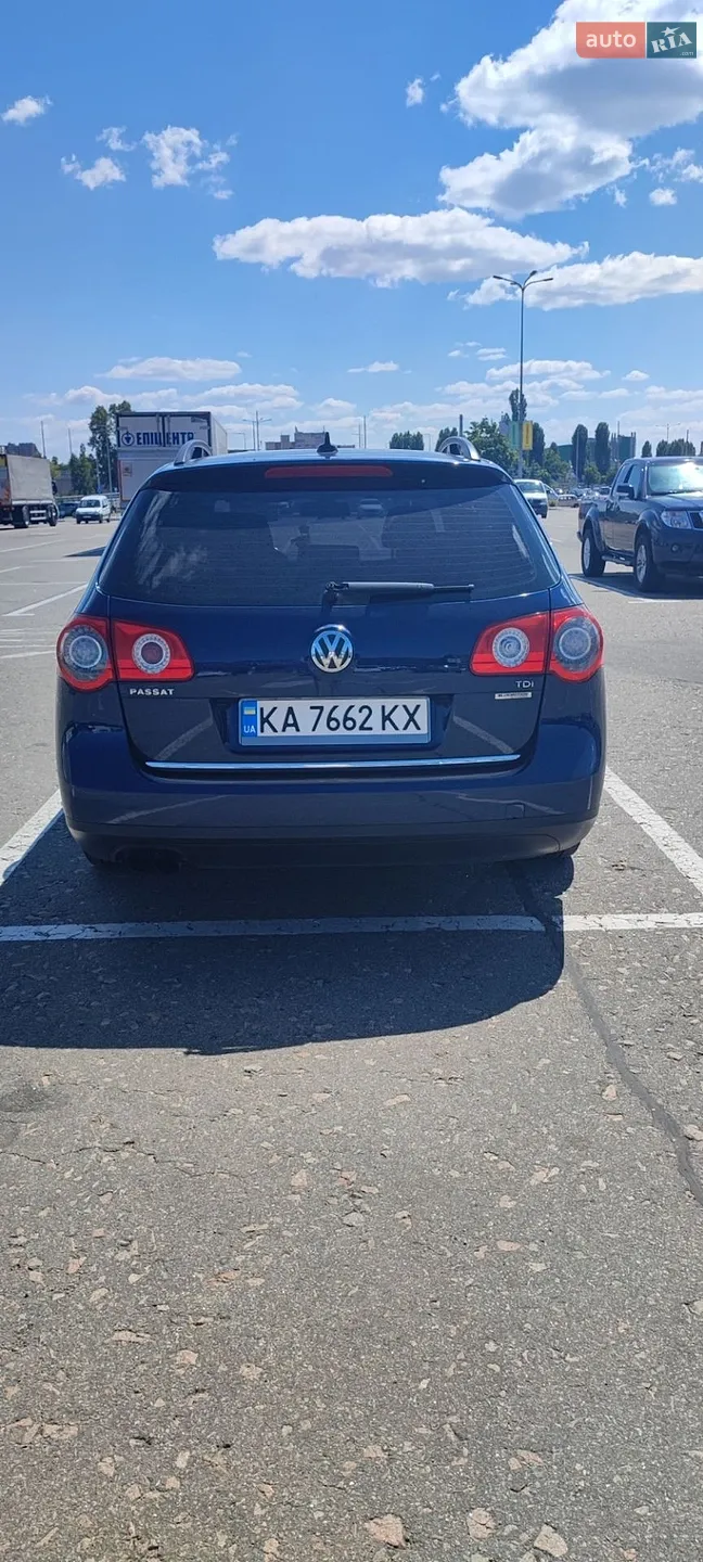 2010 Volkswagen Passat - мініатюра 4