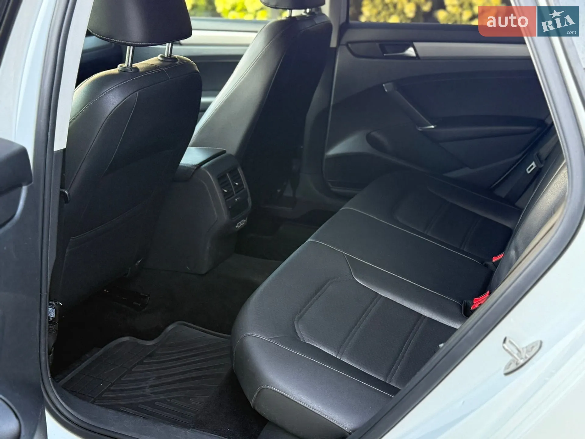 2019 Volkswagen Passat - мініатюра 24