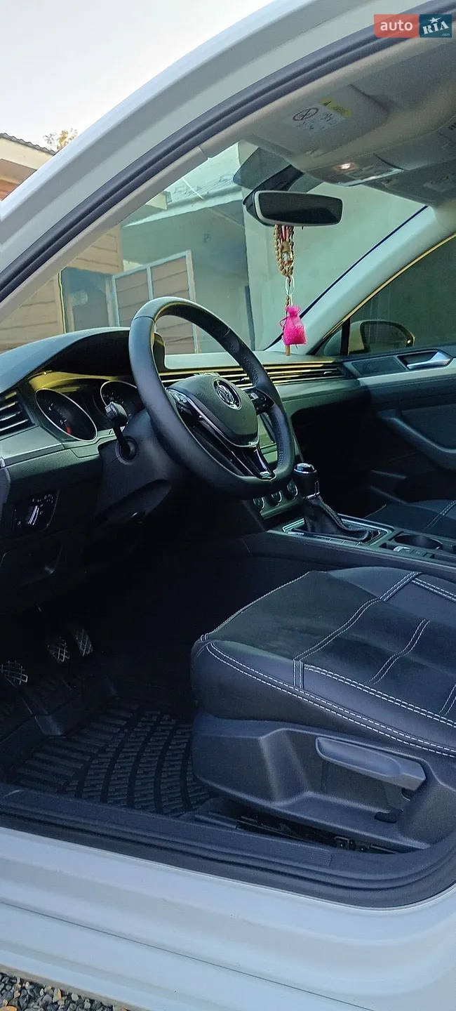 2015 Volkswagen Passat - мініатюра 11