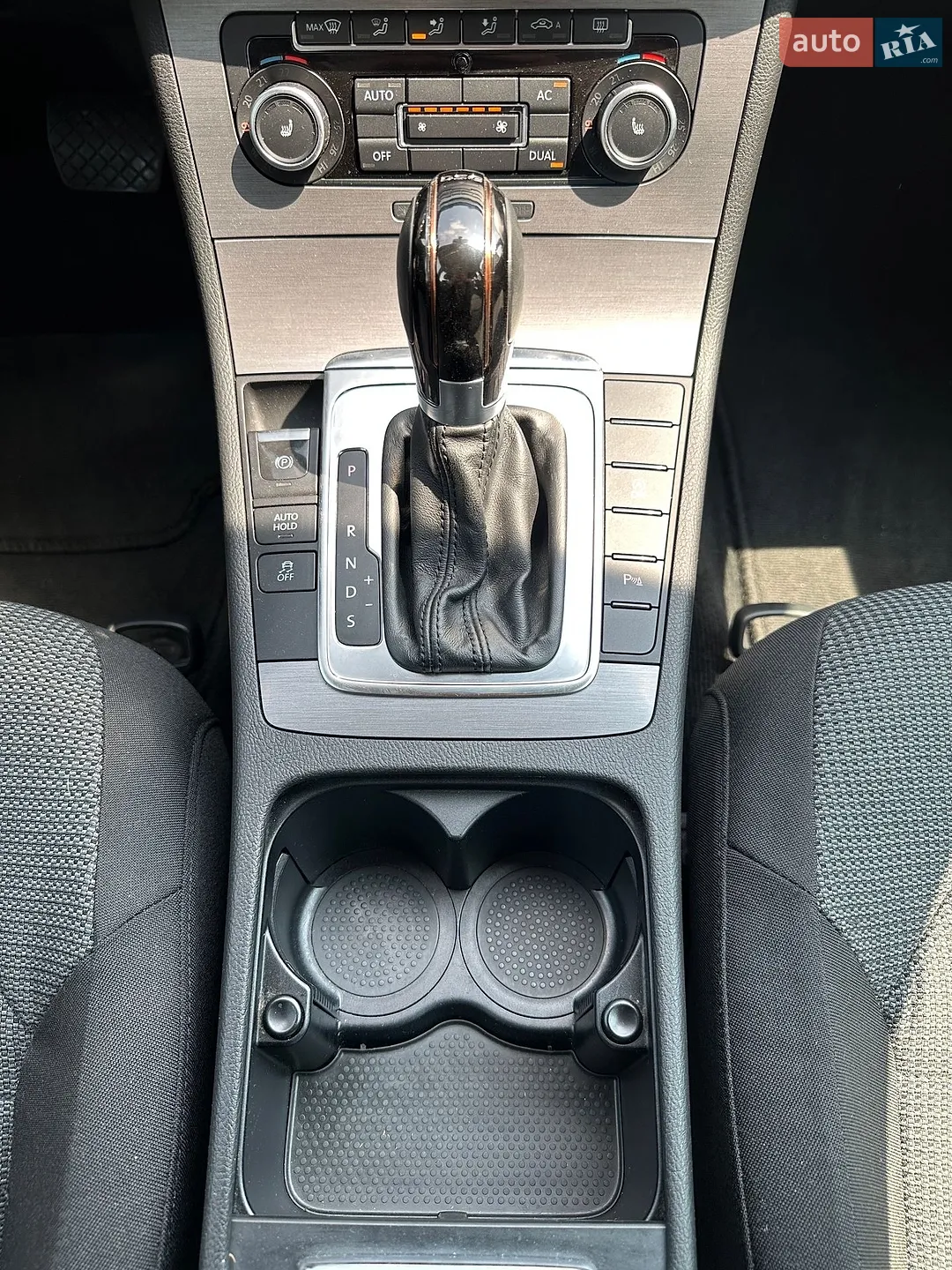 2010 Volkswagen Passat - мініатюра 25