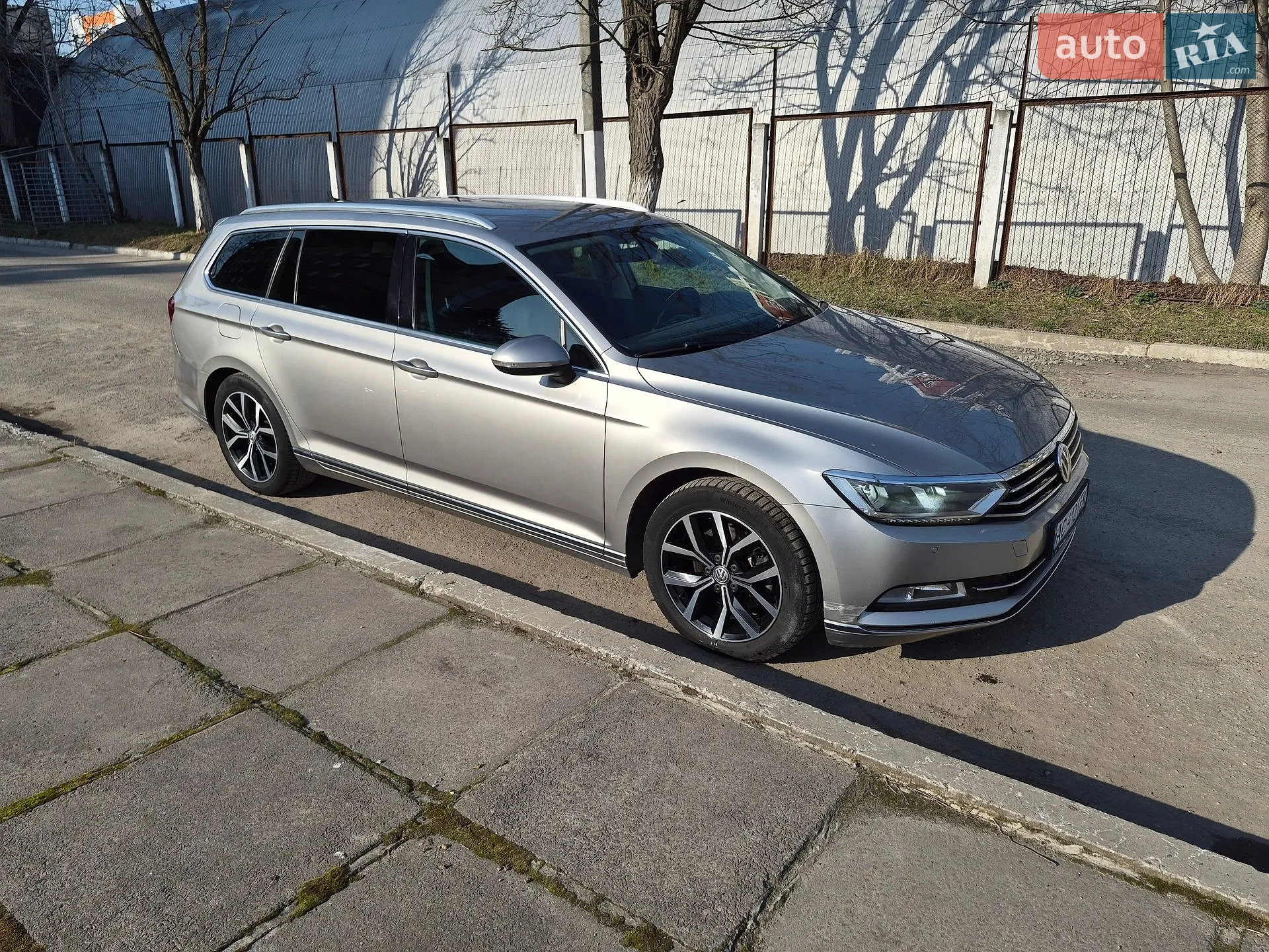 2016 Volkswagen Passat - мініатюра 2