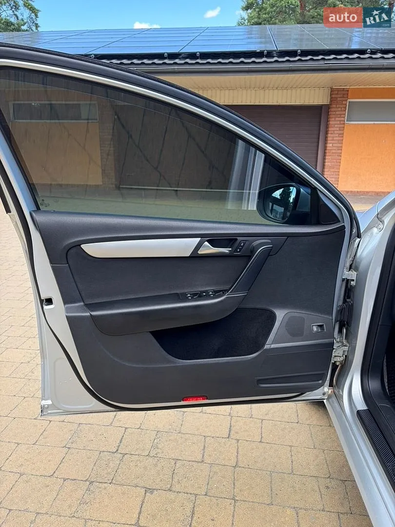 2011 Volkswagen Passat - мініатюра 29