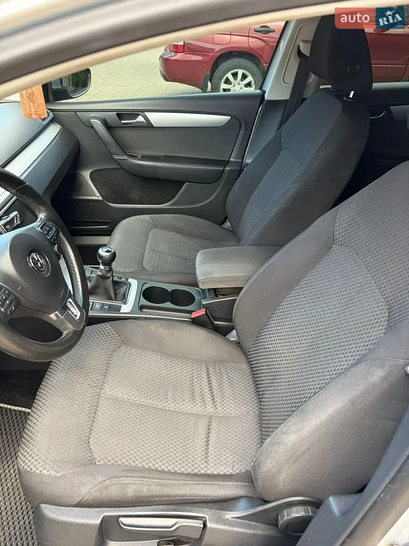 2011 Volkswagen Passat - мініатюра 32