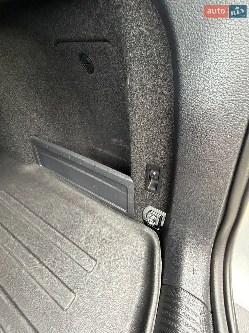 2011 Volkswagen Passat - мініатюра 35