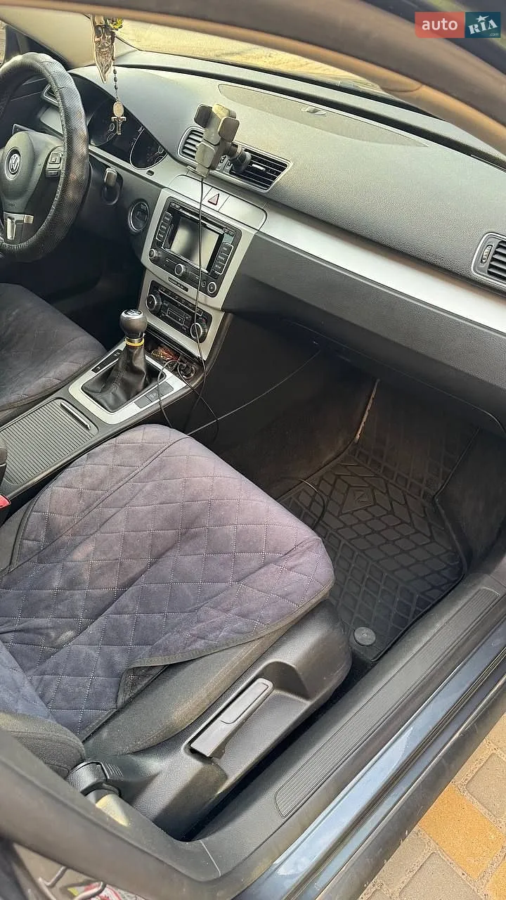 2010 Volkswagen Passat - мініатюра 26