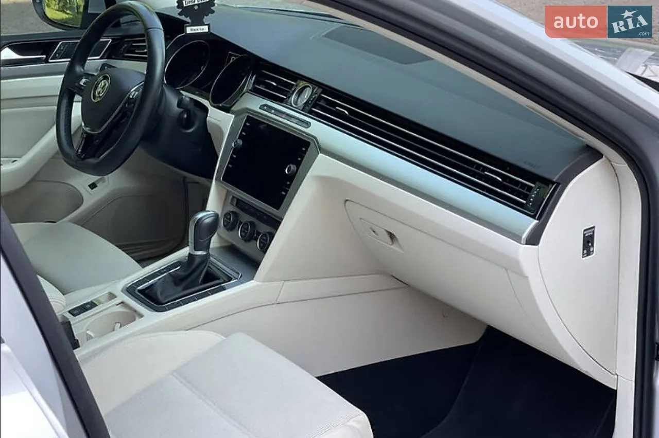 2019 Volkswagen Passat - мініатюра 21