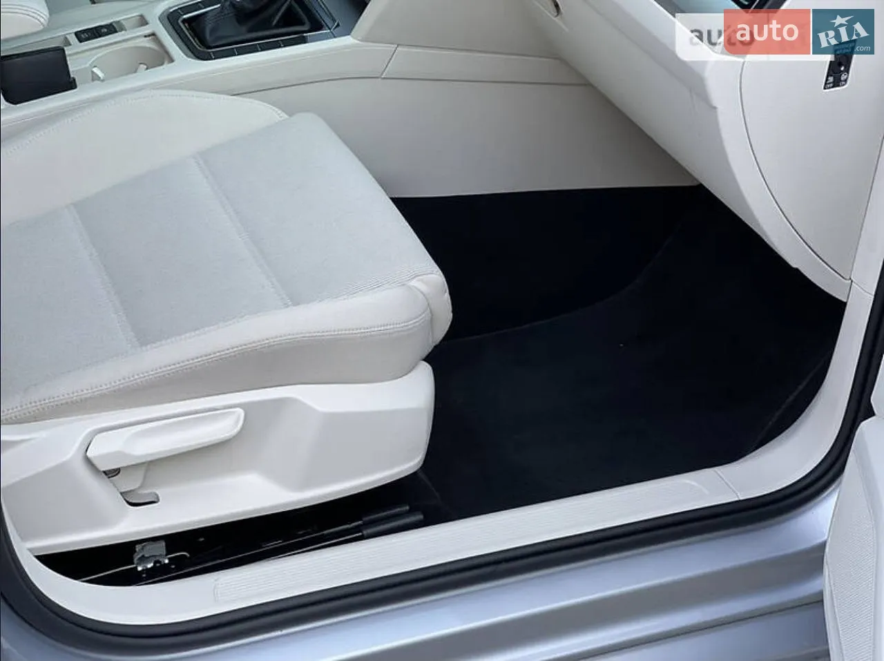 2019 Volkswagen Passat - мініатюра 18