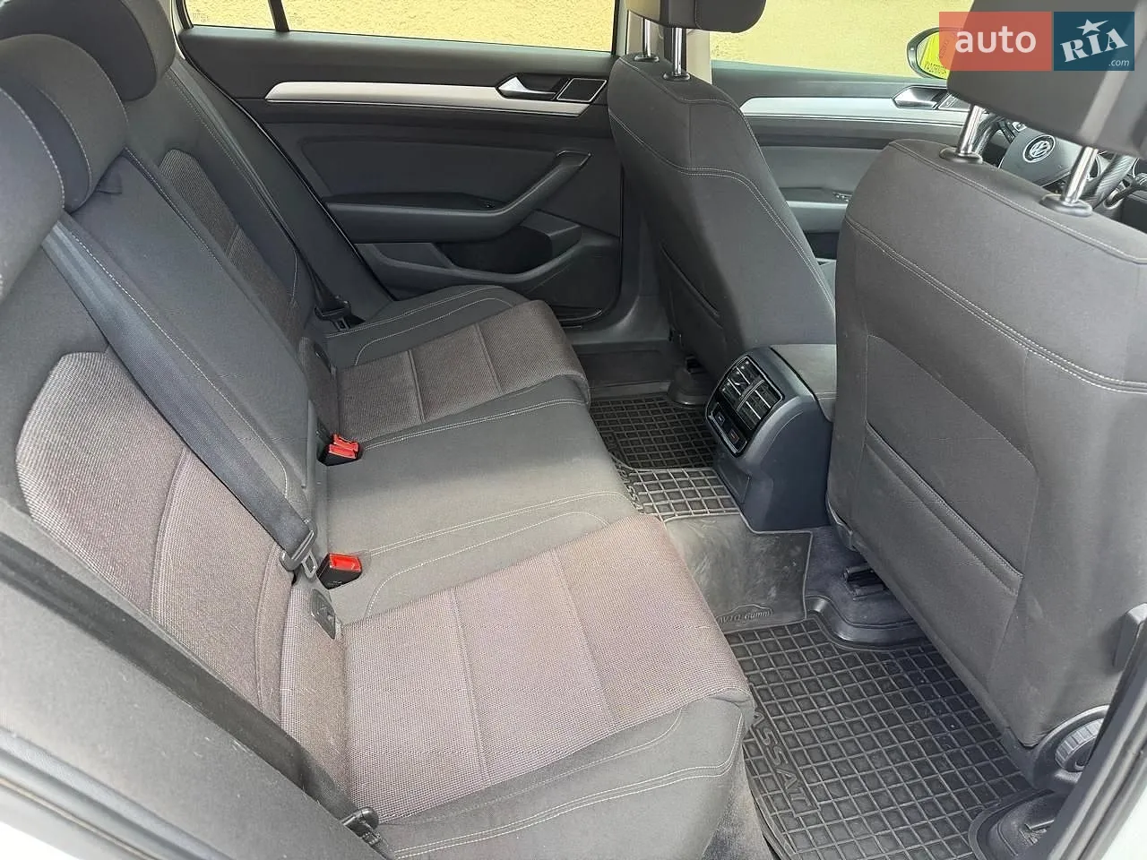 2015 Volkswagen Passat - мініатюра 9