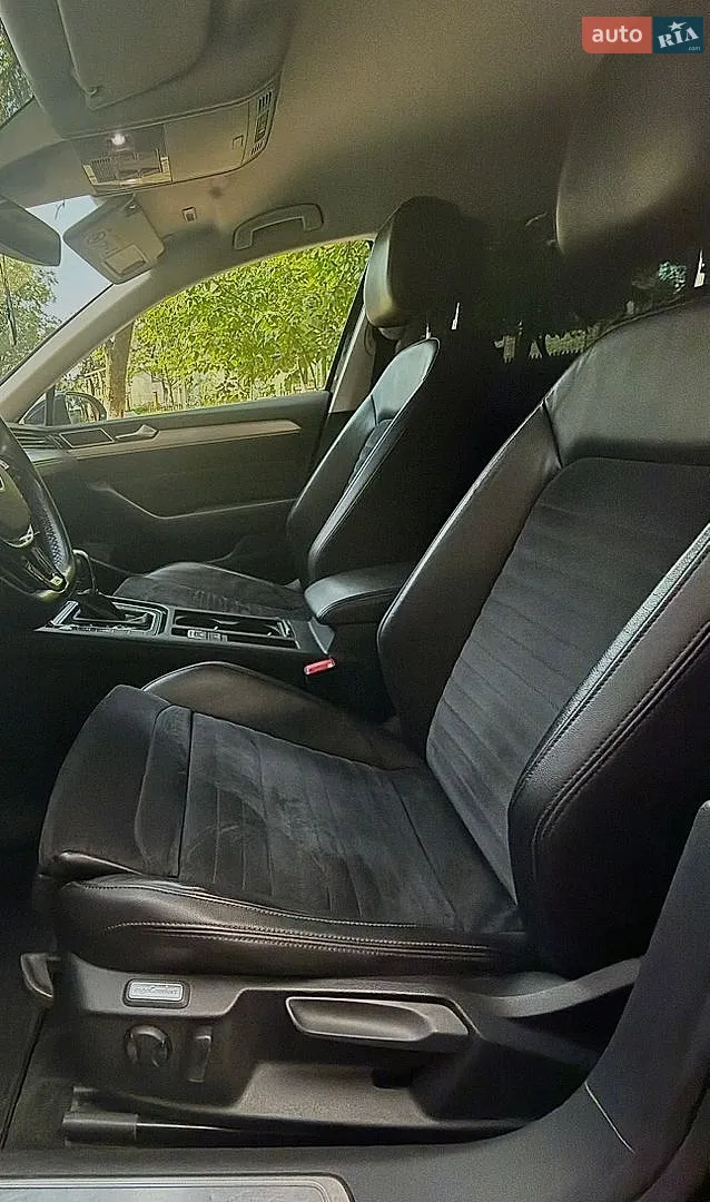 2019 Volkswagen Passat - мініатюра 24