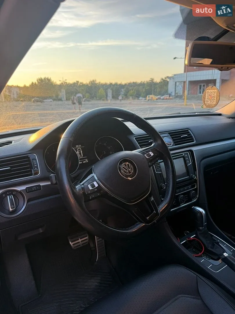 2016 Volkswagen Passat - мініатюра 9