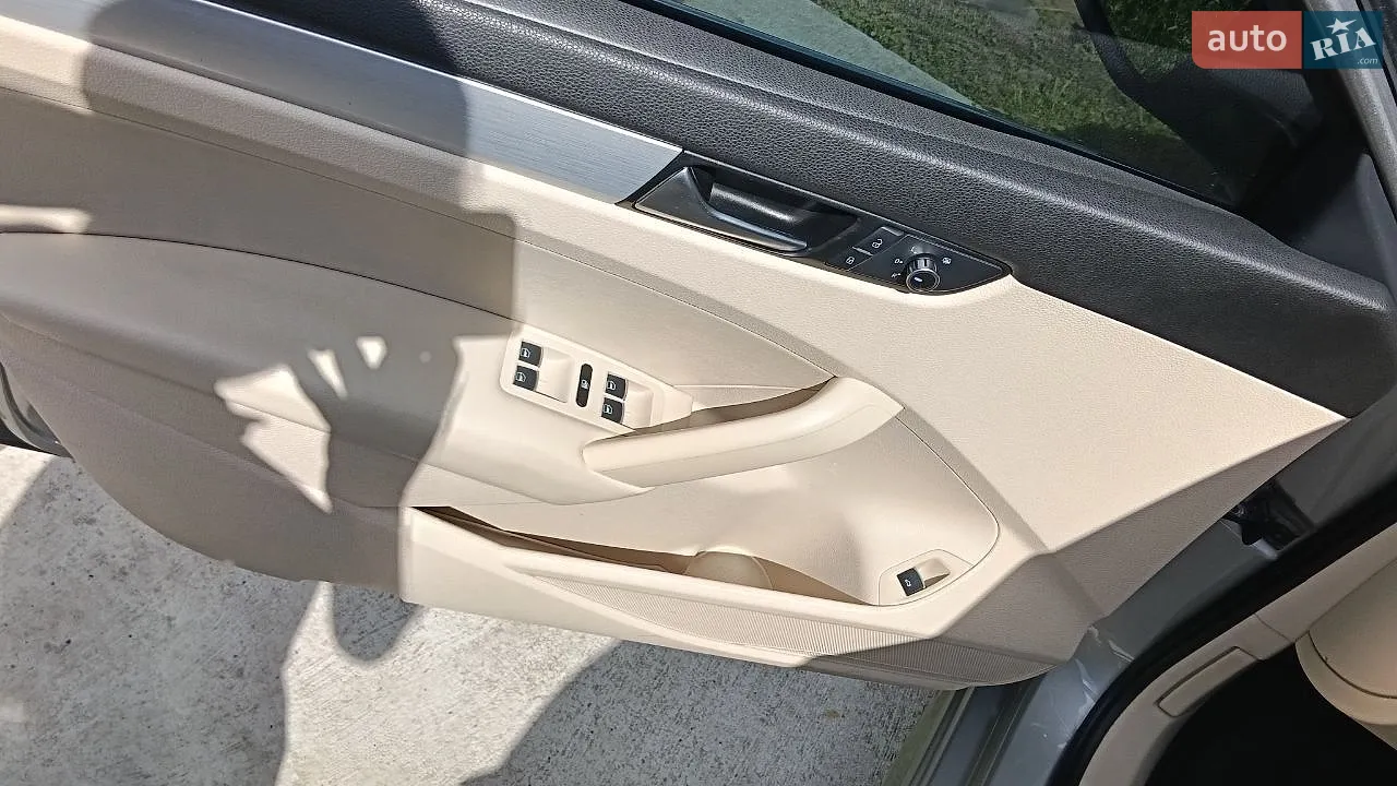 2012 Volkswagen Passat - мініатюра 7