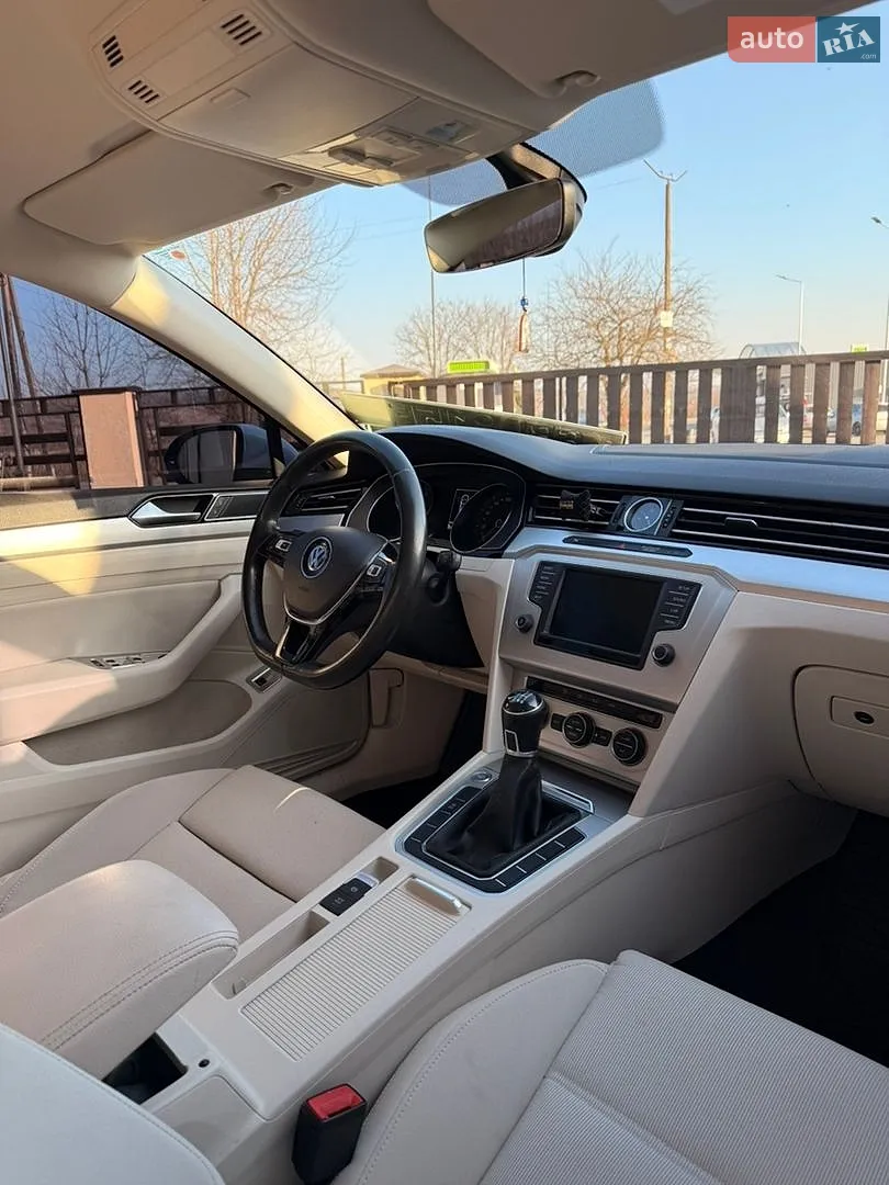 2016 Volkswagen Passat - мініатюра 45