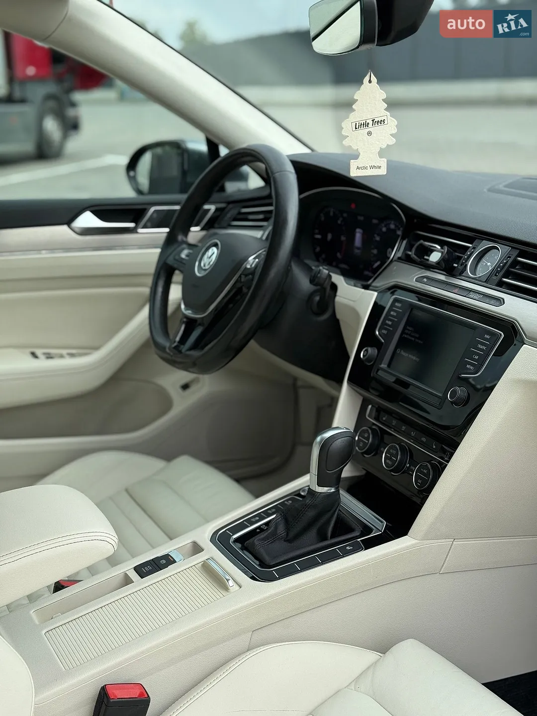 2017 Volkswagen Passat - мініатюра 29