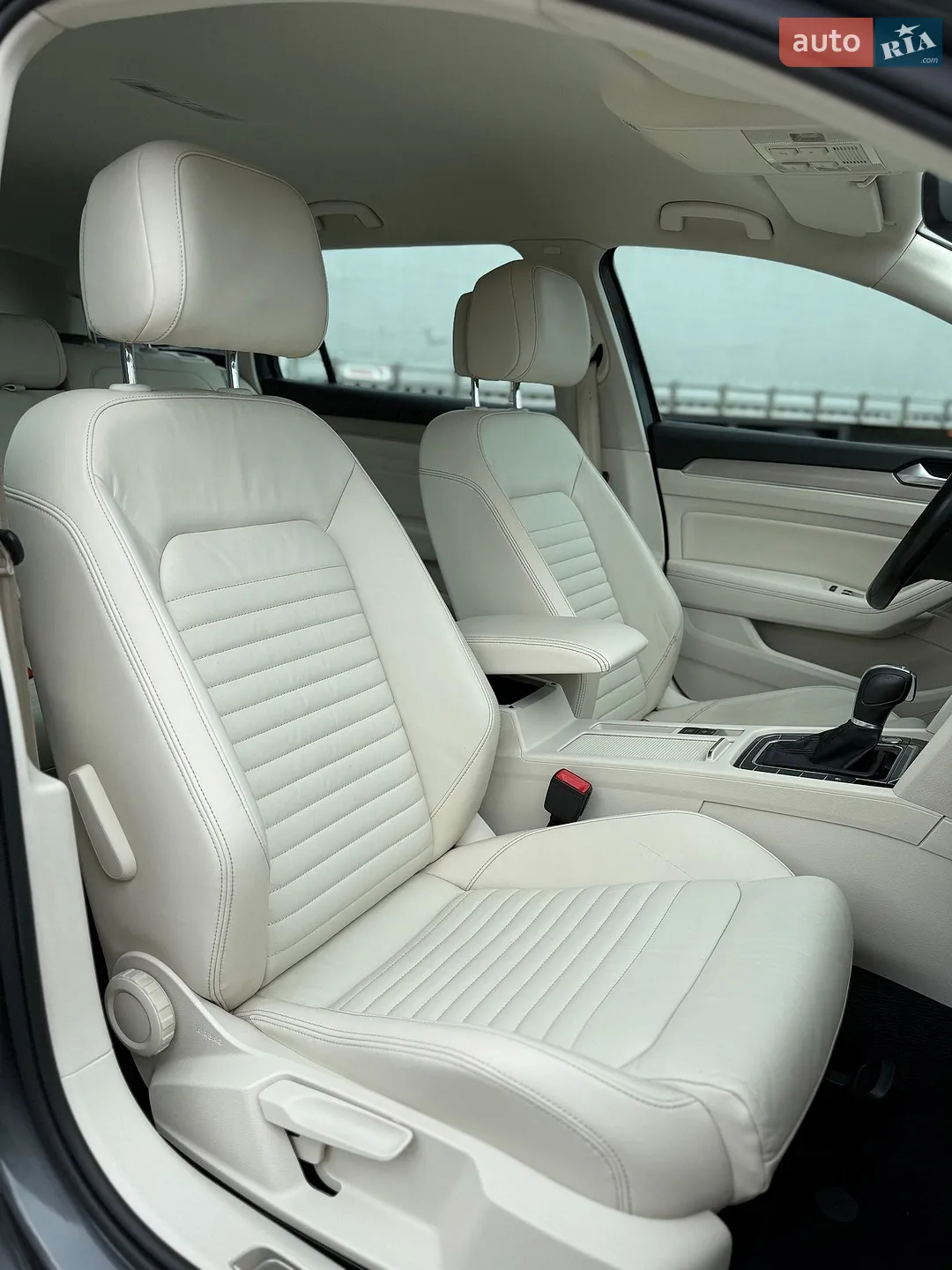 2017 Volkswagen Passat - мініатюра 28