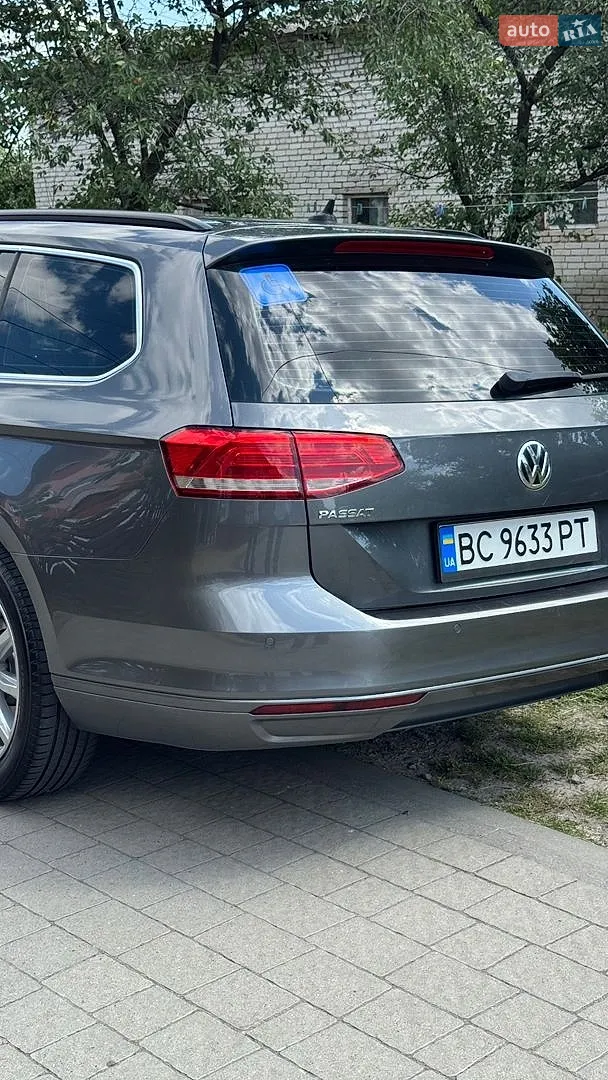 2017 Volkswagen Passat - мініатюра 12