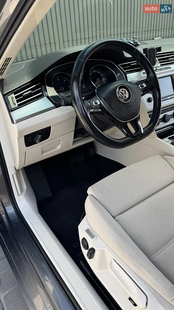 2017 Volkswagen Passat - мініатюра 25