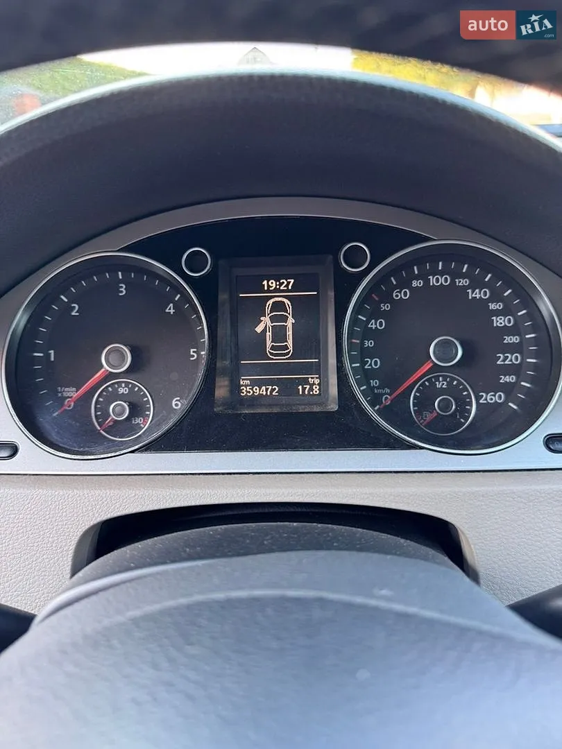 2010 Volkswagen Passat - мініатюра 32