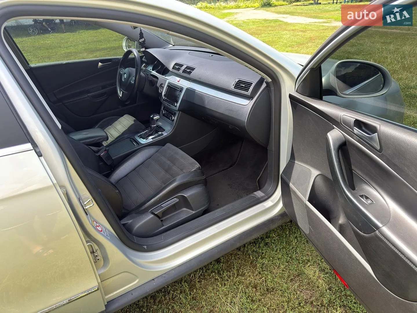 2010 Volkswagen Passat - мініатюра 12