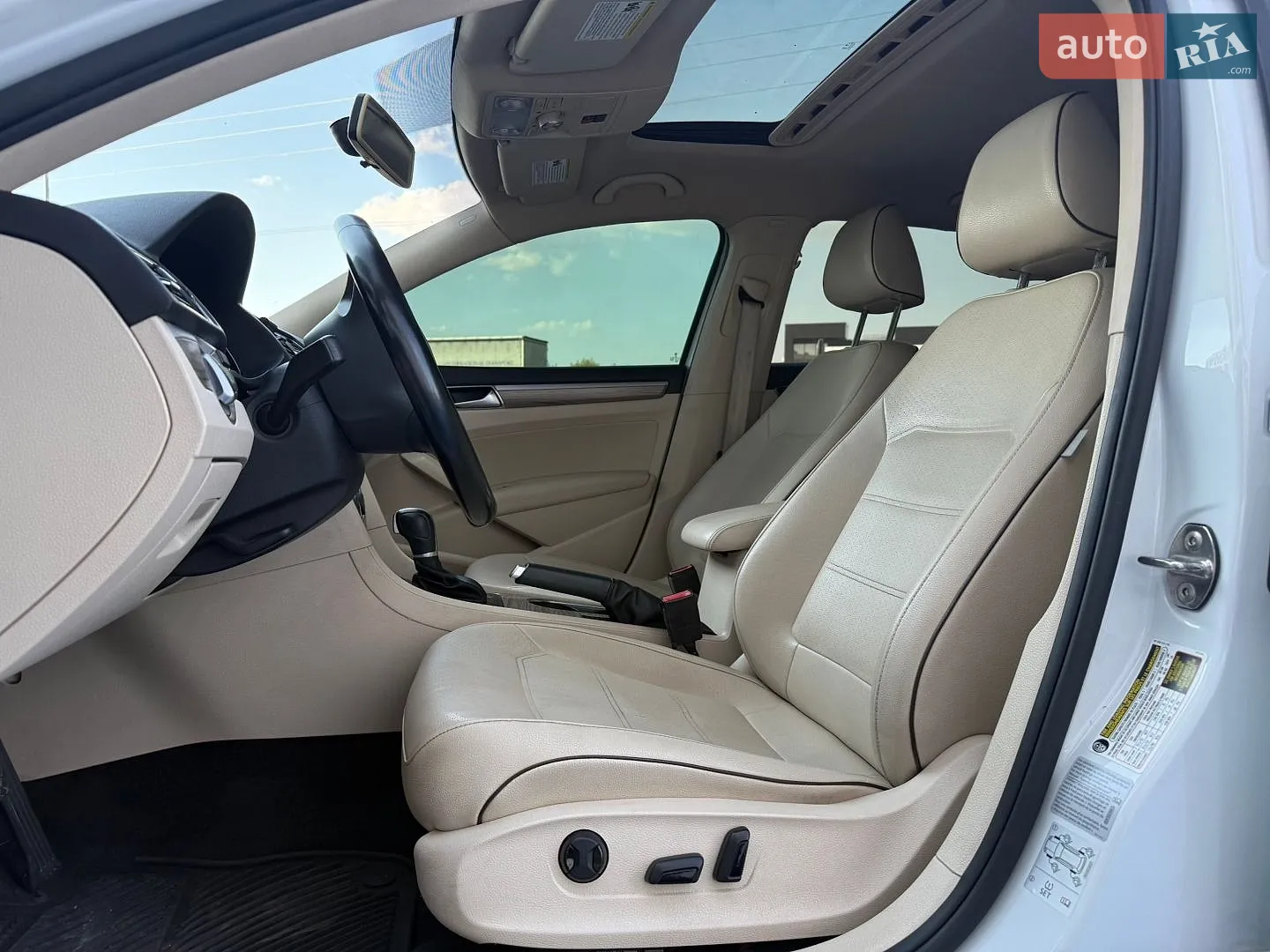 2017 Volkswagen Passat - мініатюра 21