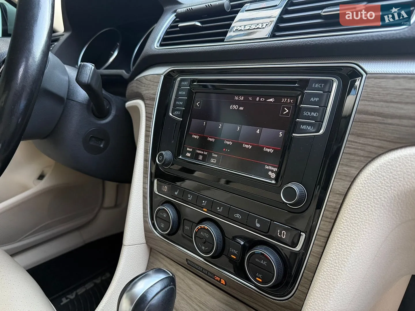 2017 Volkswagen Passat - мініатюра 27