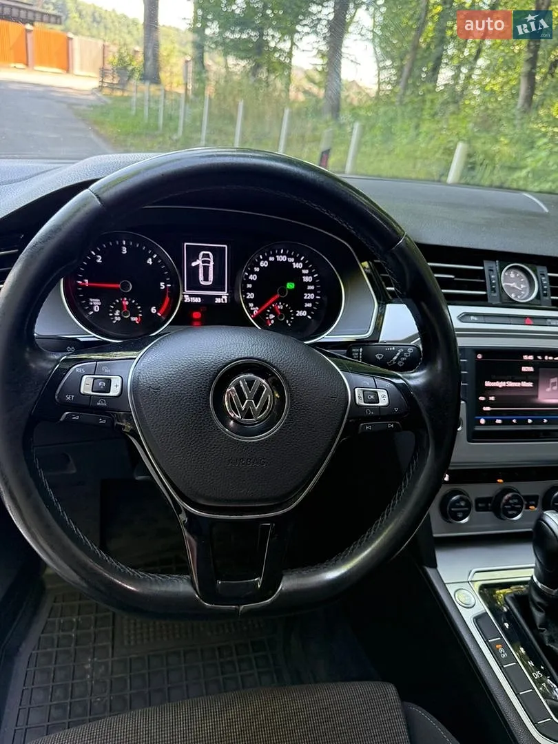 2017 Volkswagen Passat - мініатюра 11
