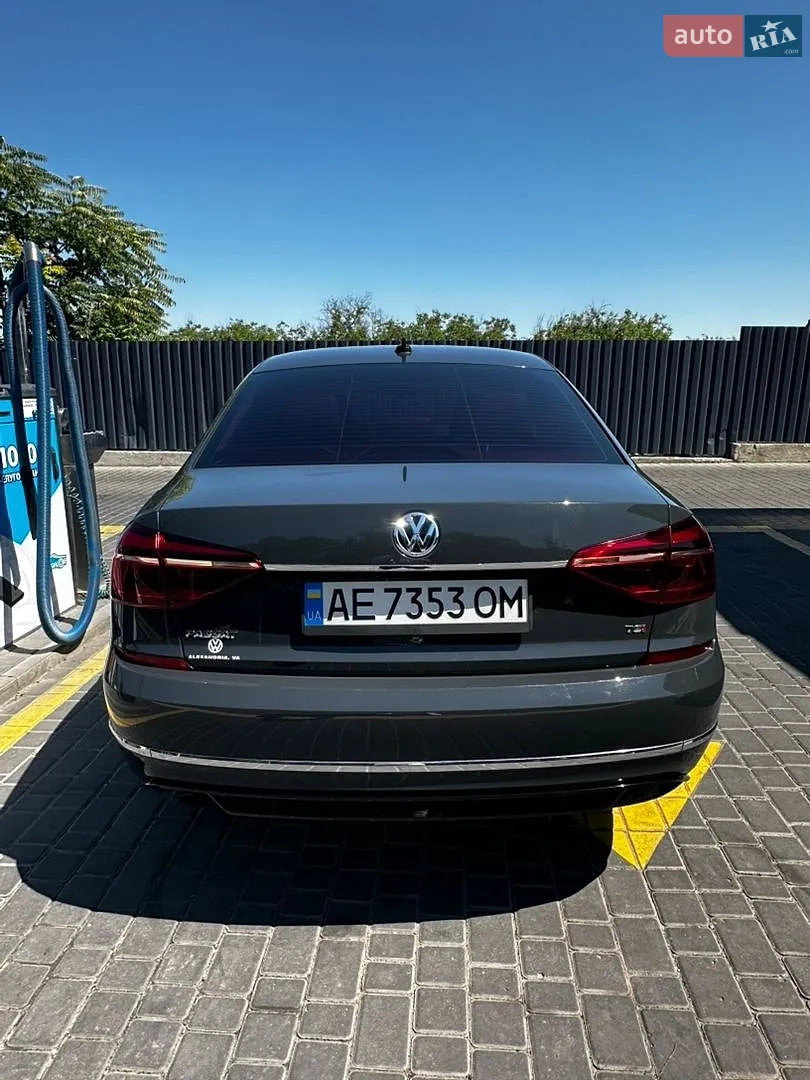 2017 Volkswagen Passat - мініатюра 9